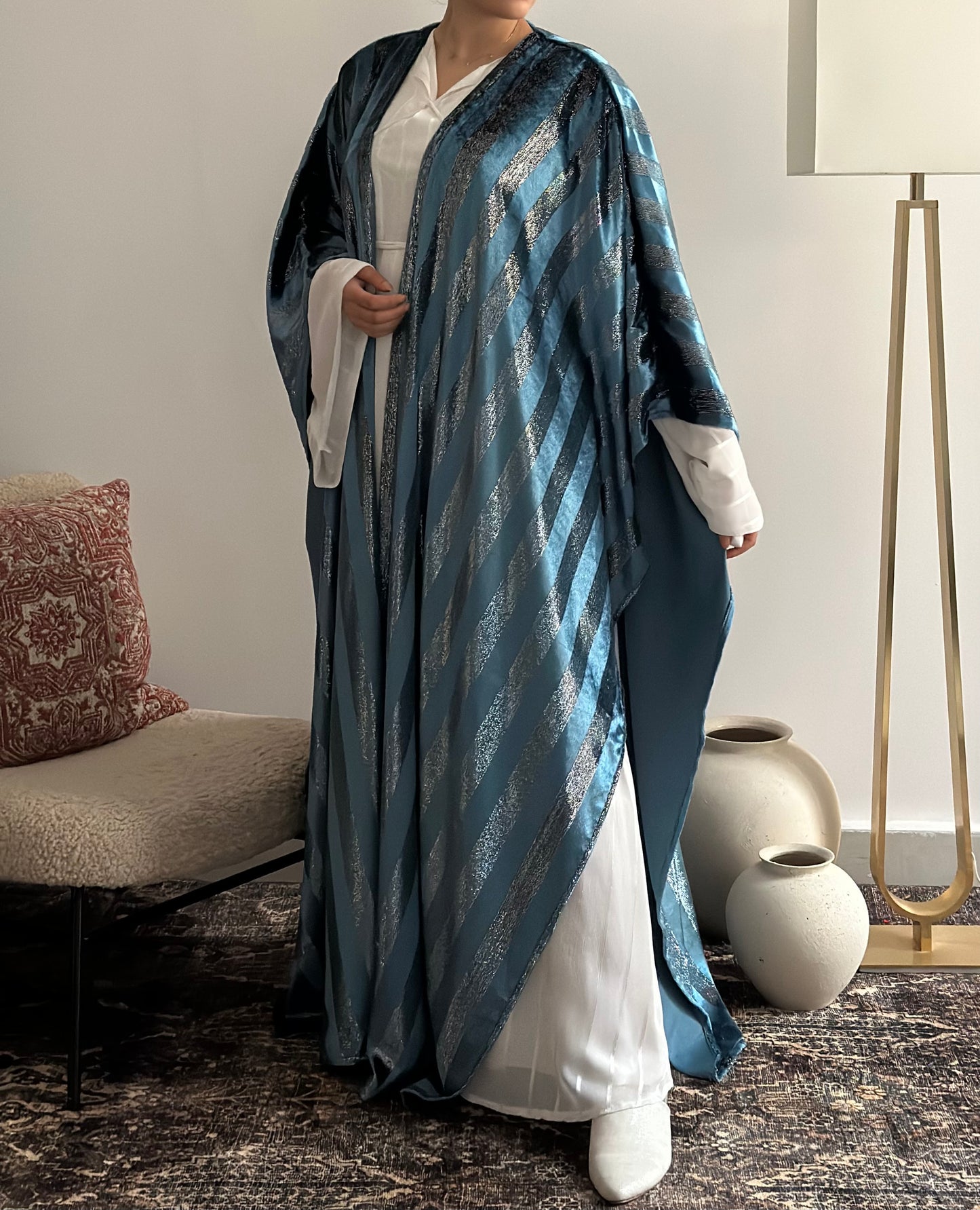 Silver blue bisht