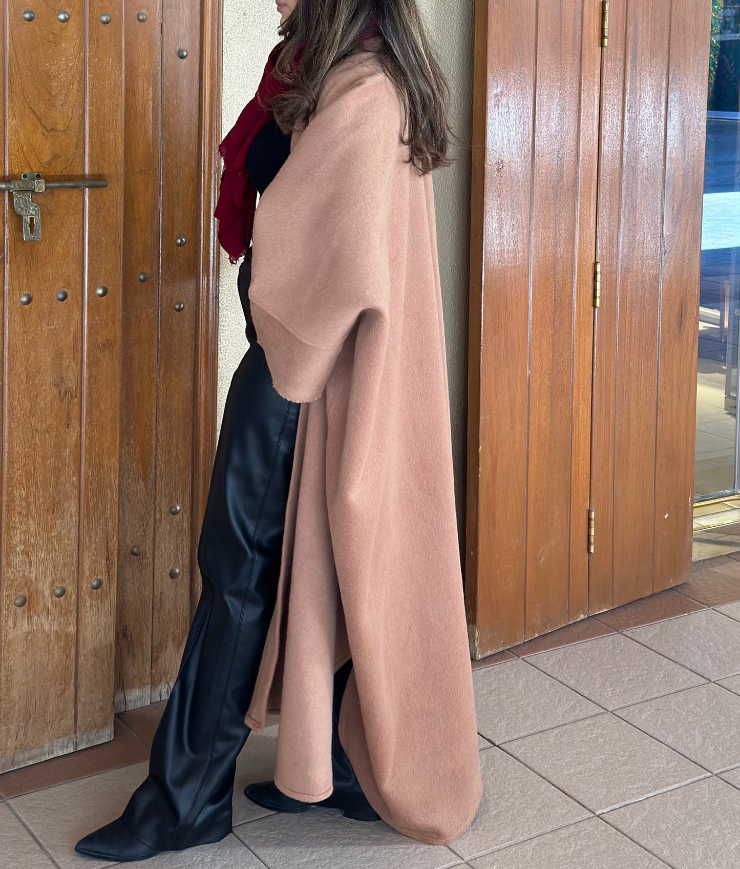 Mahogany Bisht بشت ماهوقني