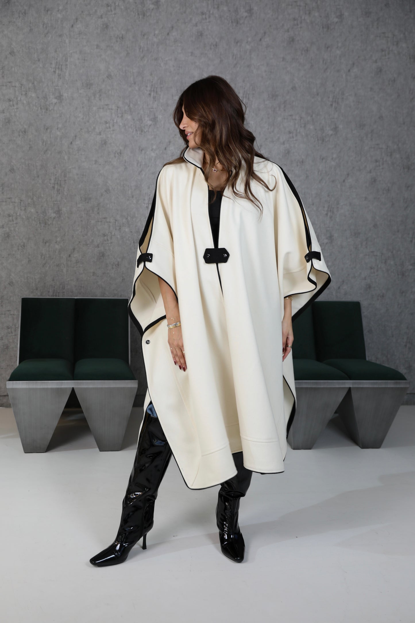 Poncho Coat كوت بونشو