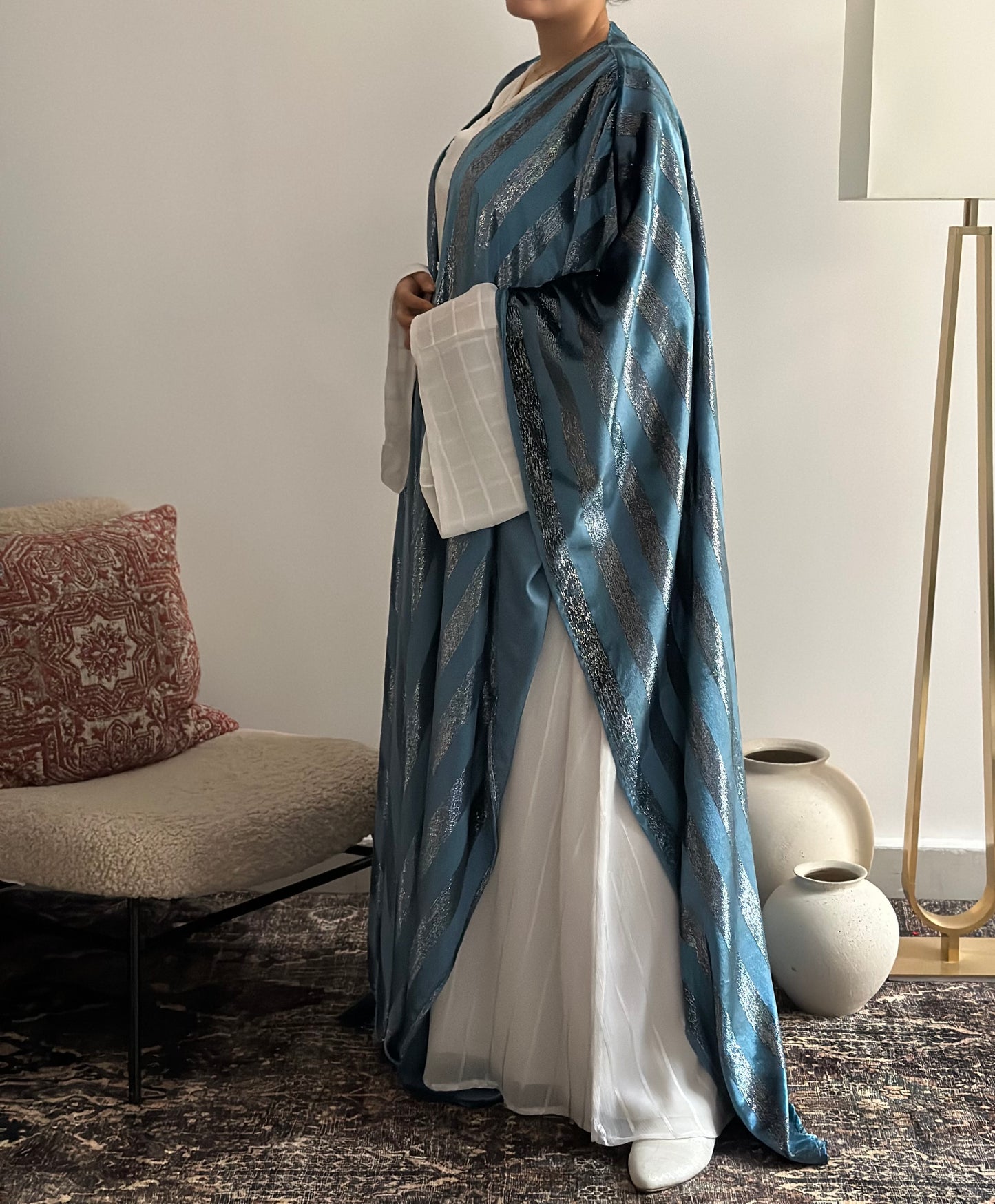 Silver blue bisht