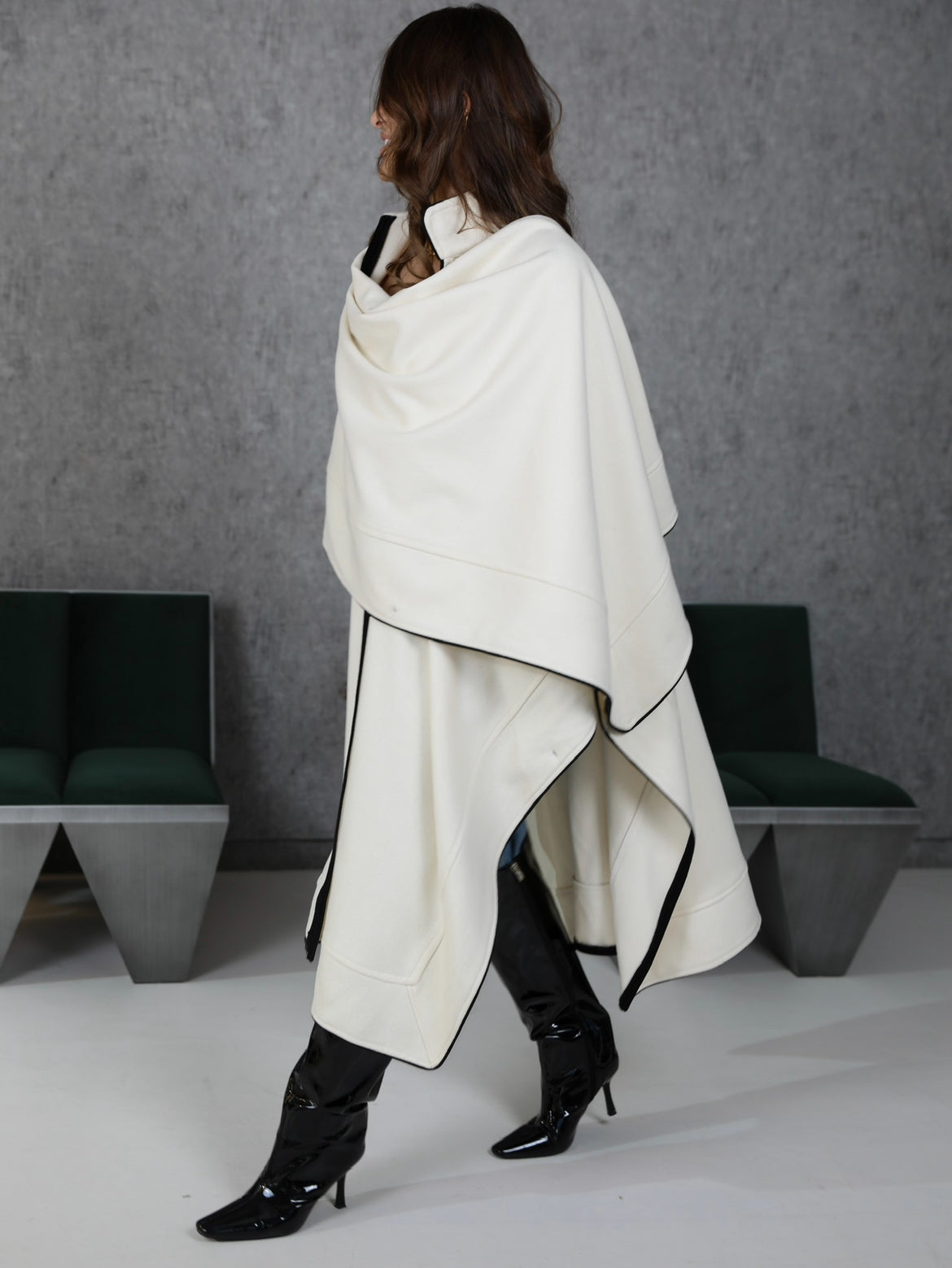 Poncho Coat كوت بونشو