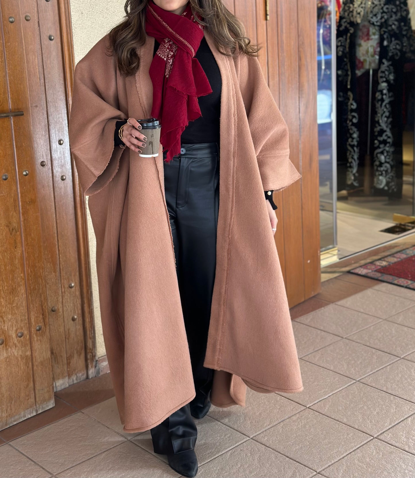 Mahogany Bisht بشت ماهوقني