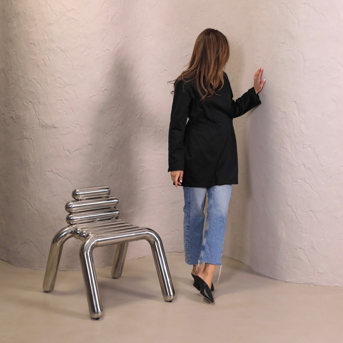 Hourglass Blazer | بليزر اسود مخصر