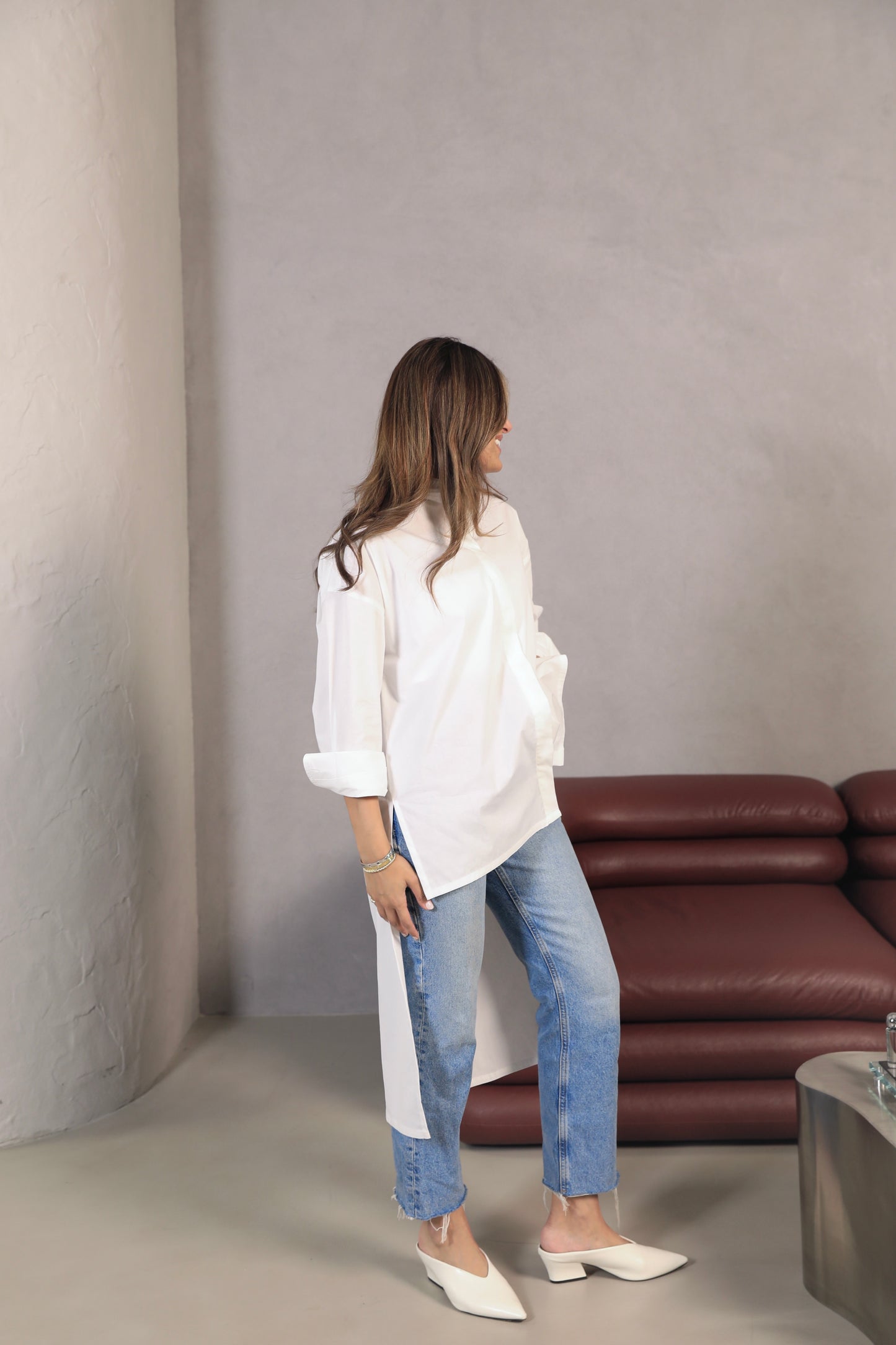 High-low white shirt | قميص قطن هاي-لو