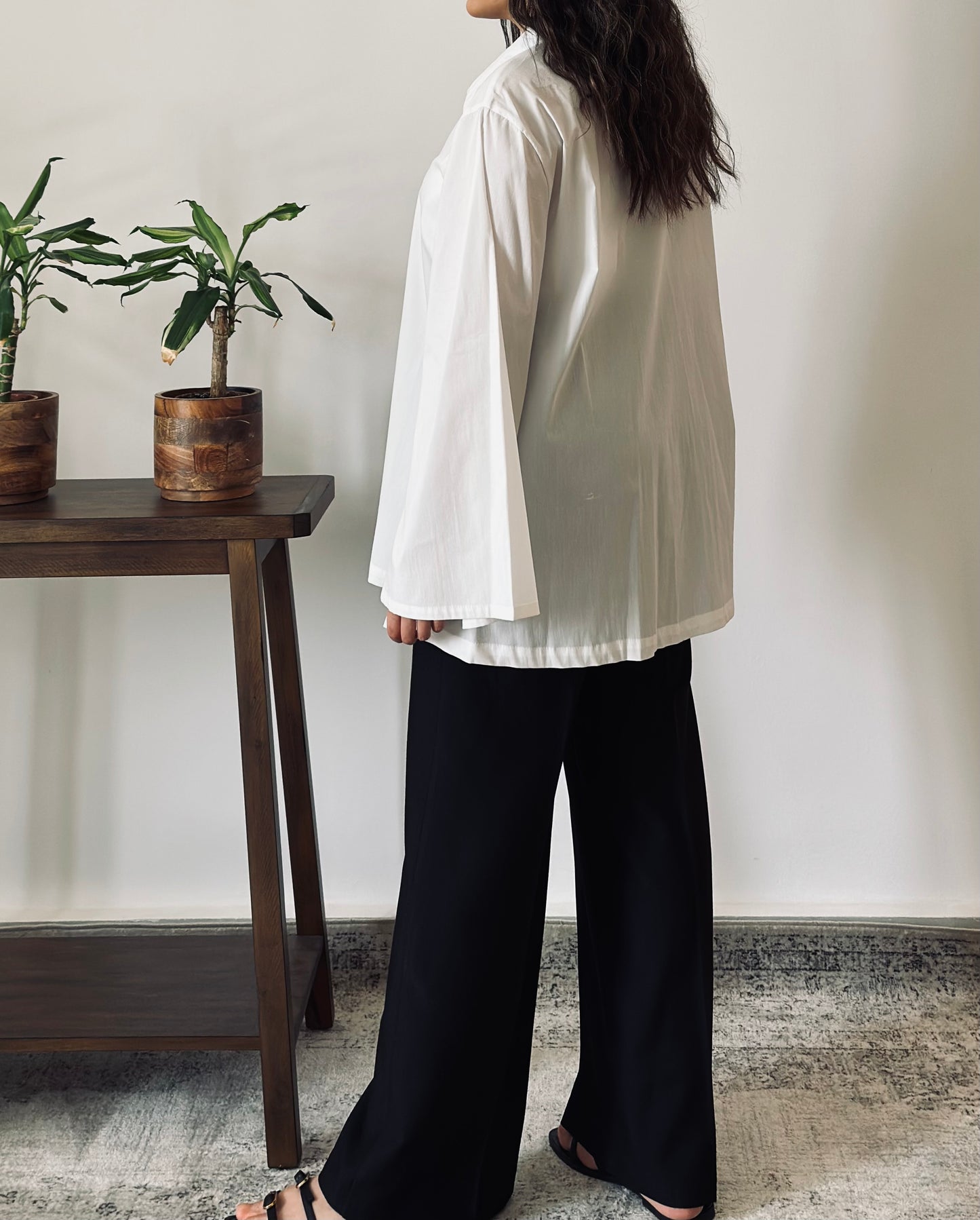 The Noon shirt in white قميص نون الابيض