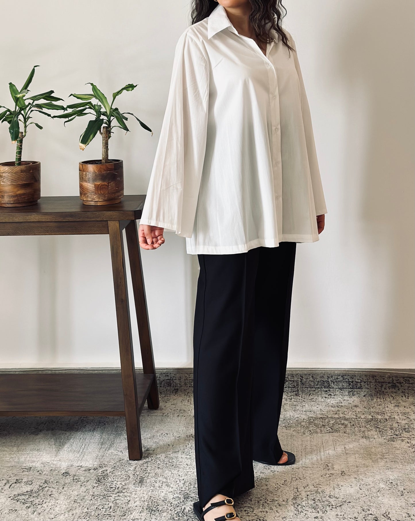 The Noon shirt in white قميص نون الابيض