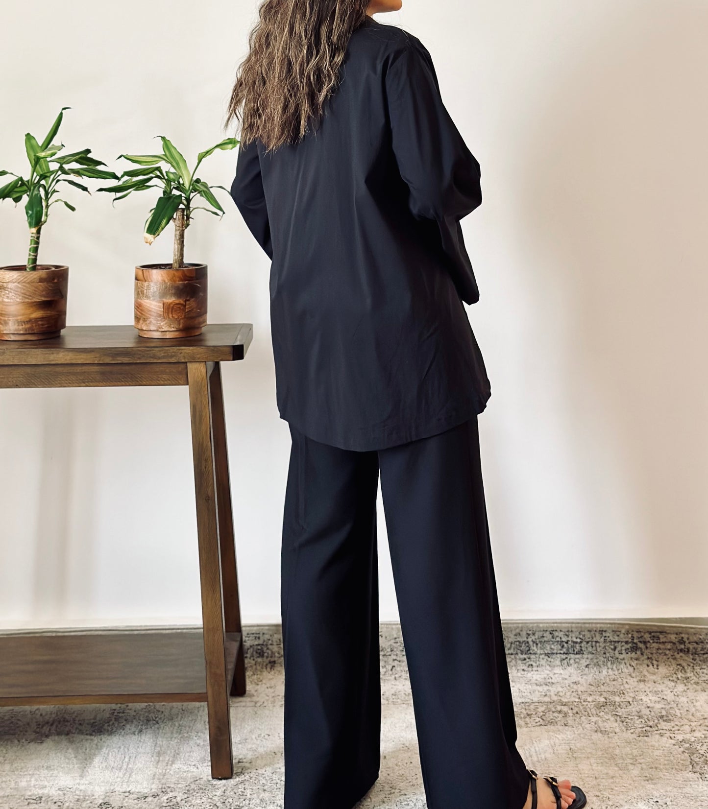 The Noon Shirt in Black قميص نون الاسود