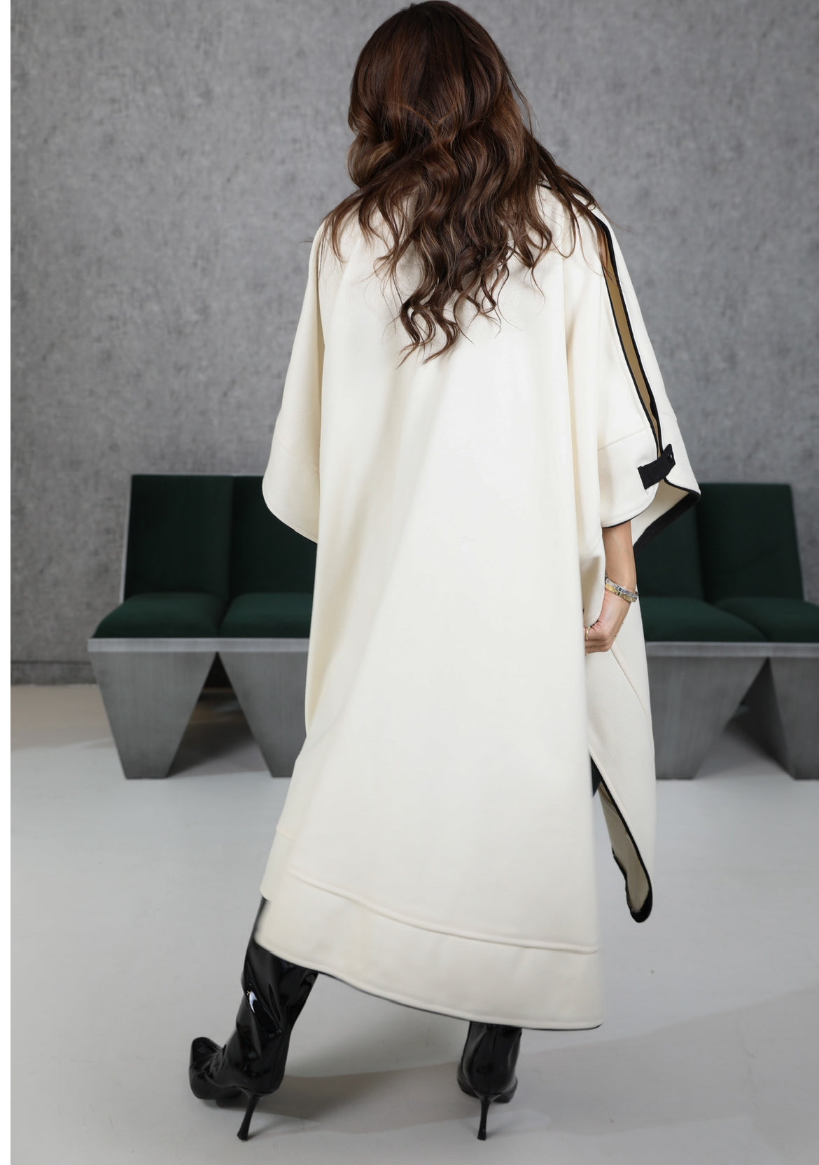 Poncho Coat كوت بونشو